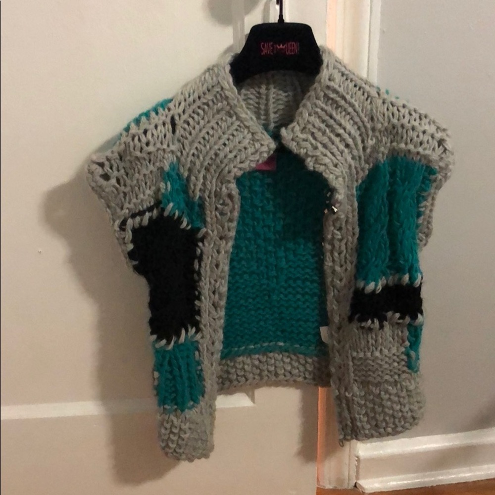 Sweater vest